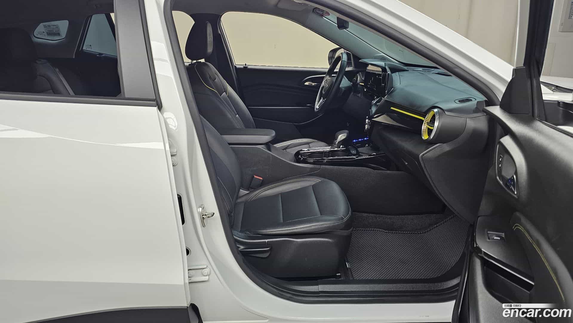 Trax Chevrolet 2023.4-INNER-036