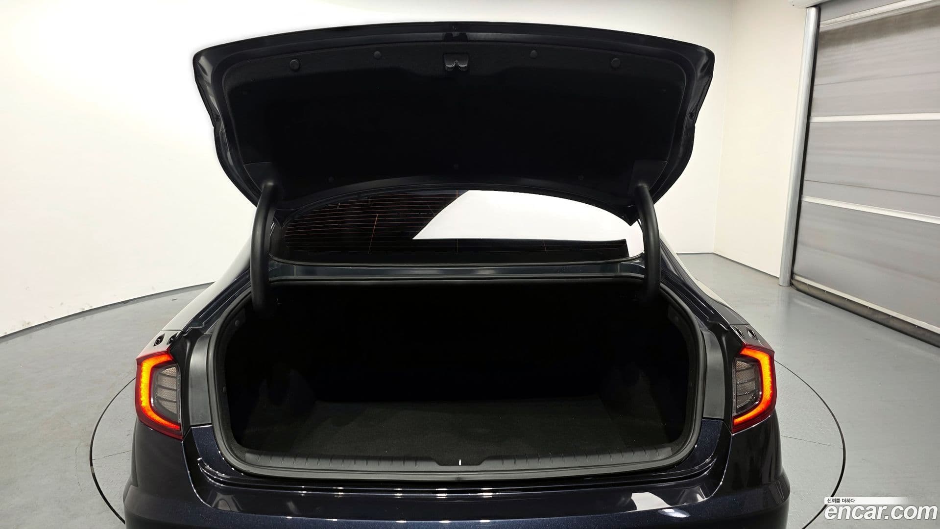 Main__Slider__Photo:Sonata Hyundai 2019.4-19