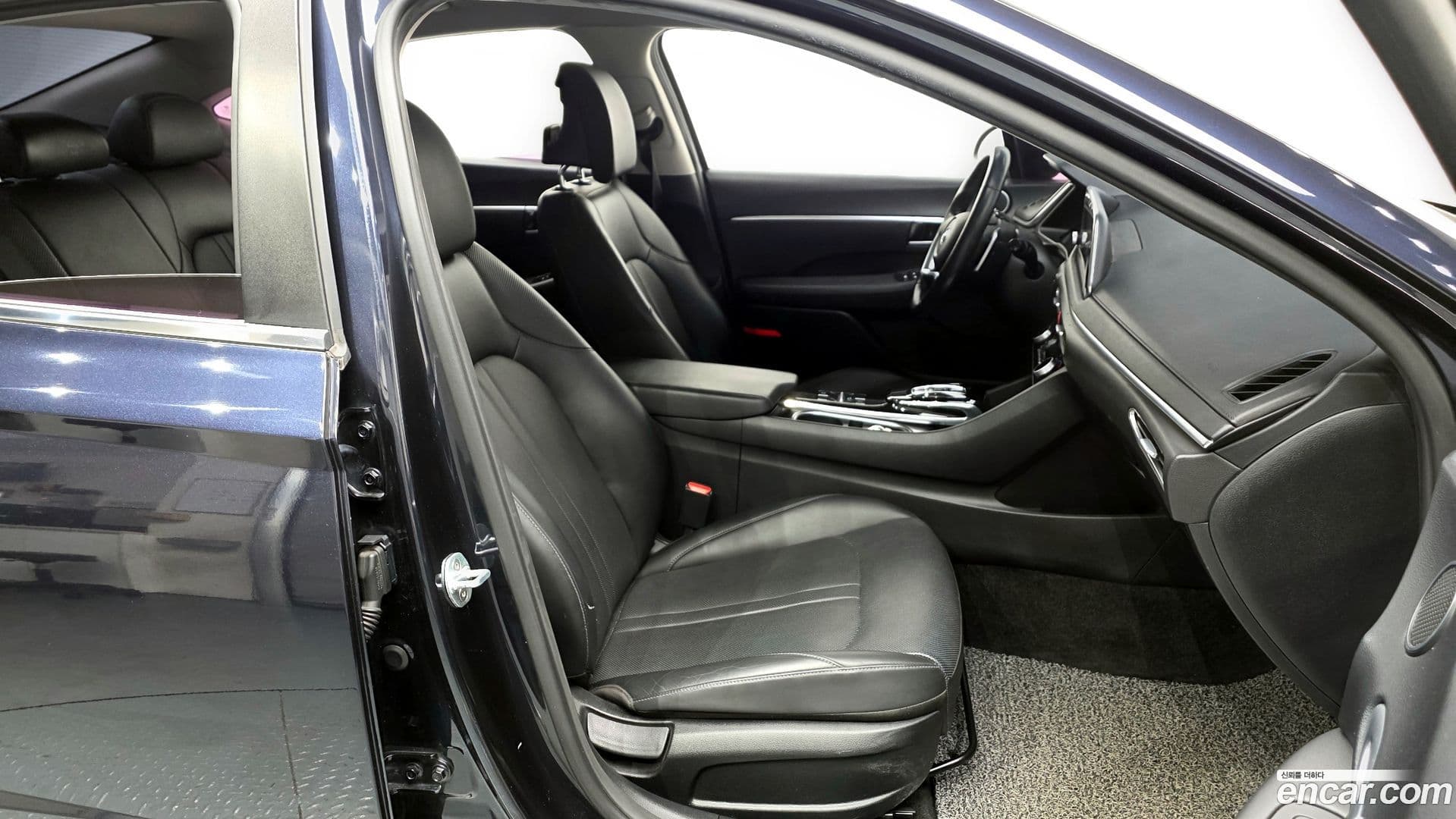 Main__Slider__Photo:Sonata Hyundai 2019.4-25