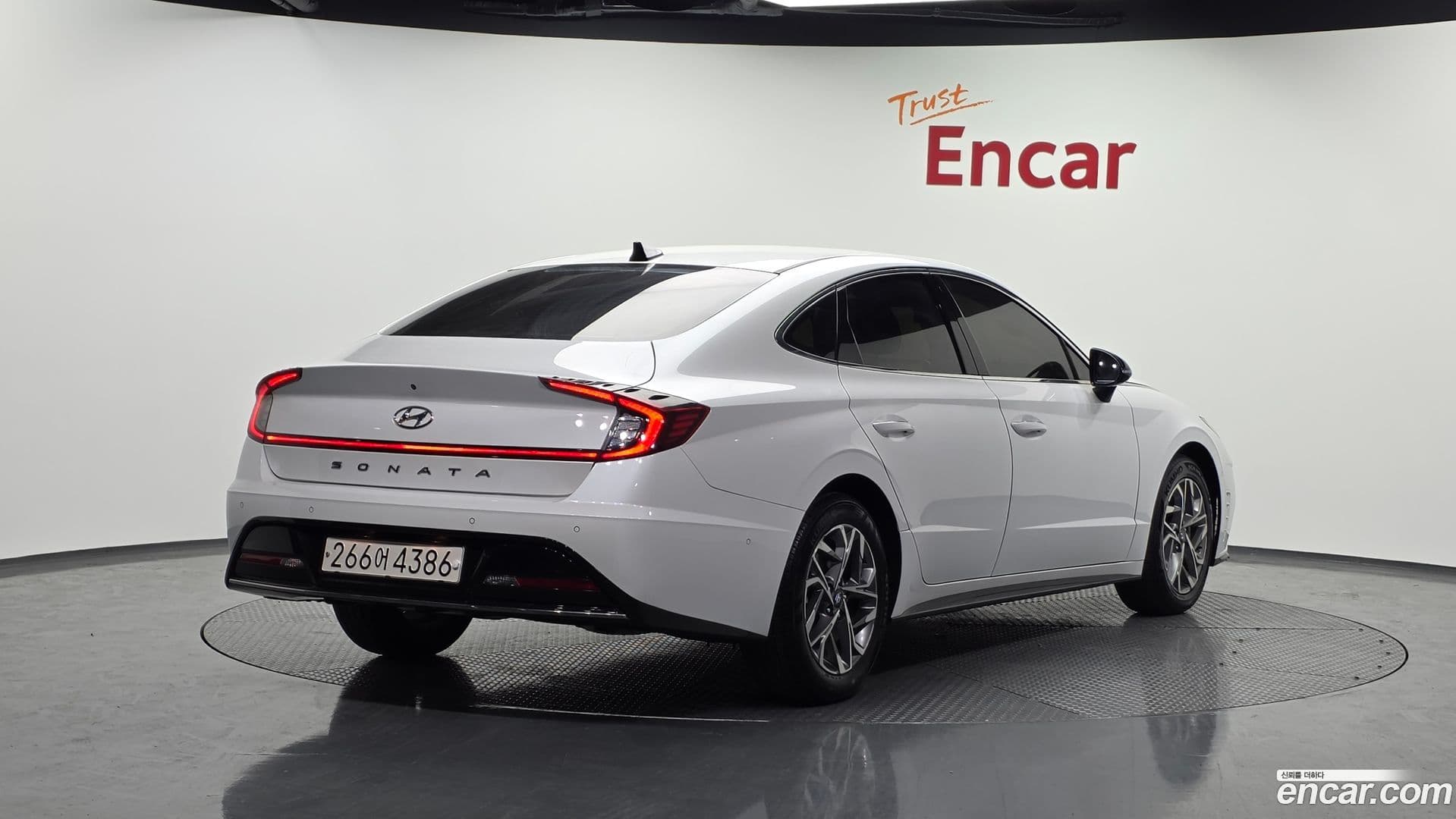 Main__Slider__Photo:Sonata Hyundai 2022.4-1
