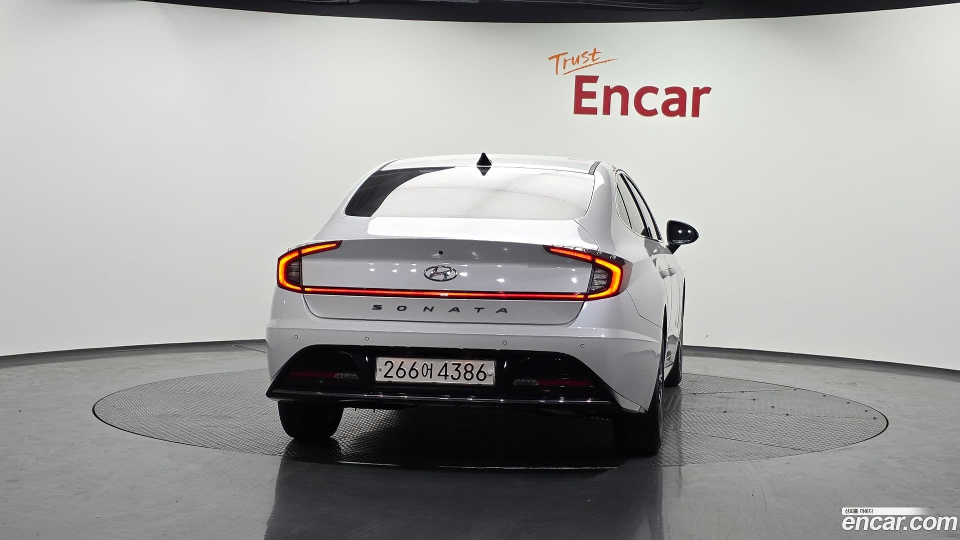 Main__Slider__Photo:Sonata Hyundai 2022.4-3