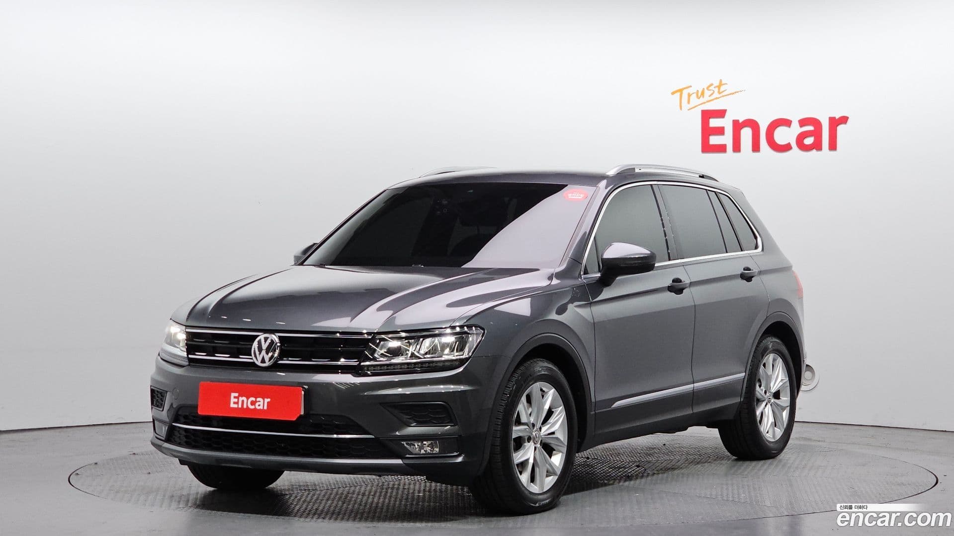 Main__Slider__Photo:Tiguan Volkswagen 2020.11-0