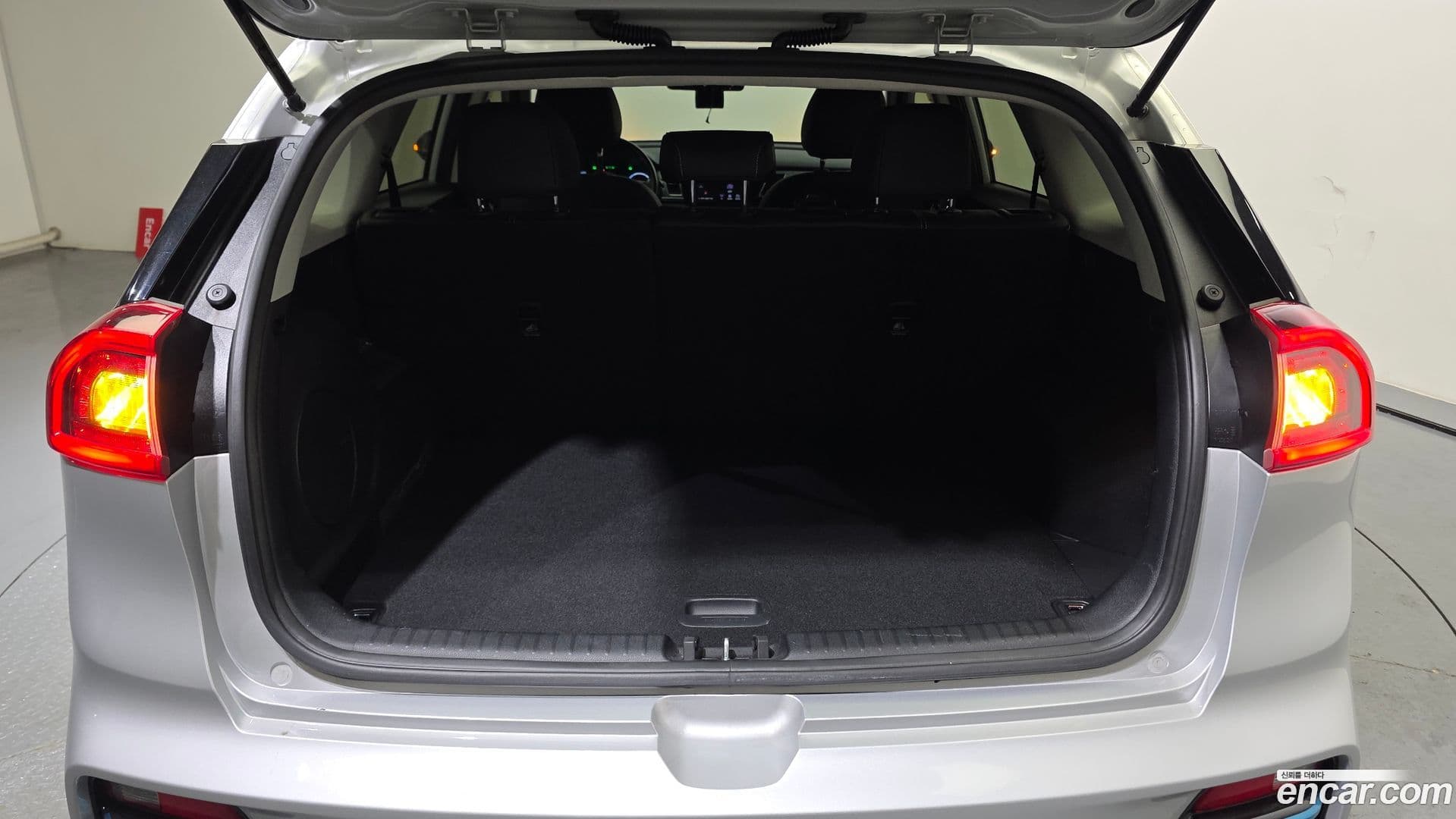 Main__Slider__Photo:Niro Kia 2020.10-19