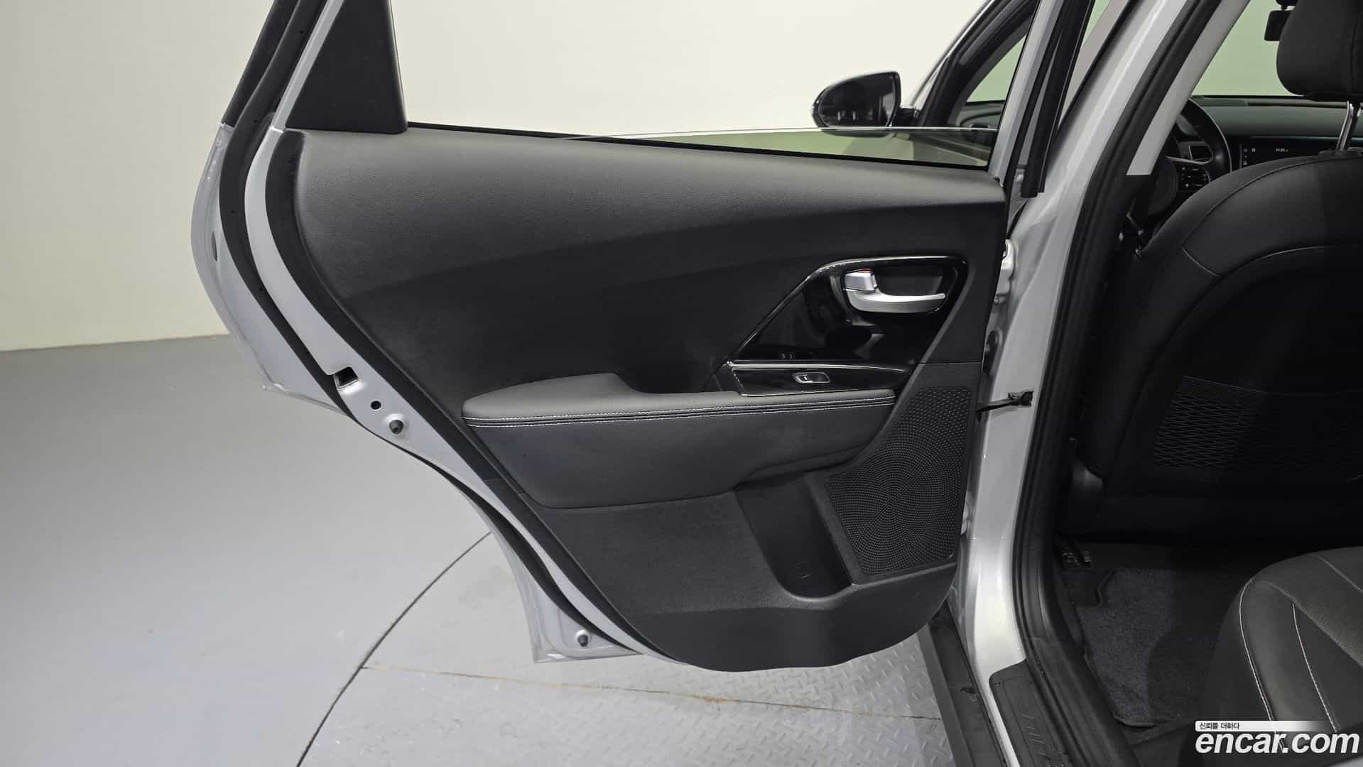 Niro Kia 2020.10-INNER-035