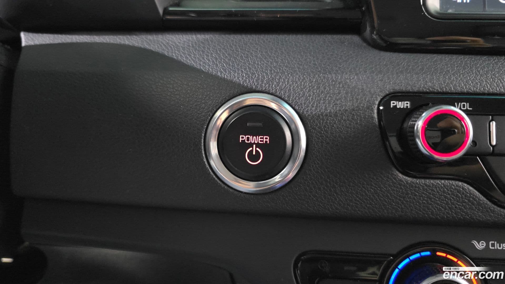 Main__Slider__Photo:Niro Kia 2020.10-28