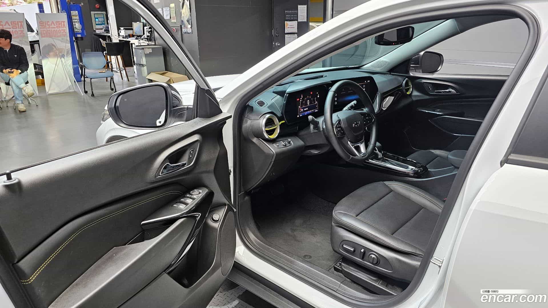 Trax Chevrolet 2023.9-INNER-010