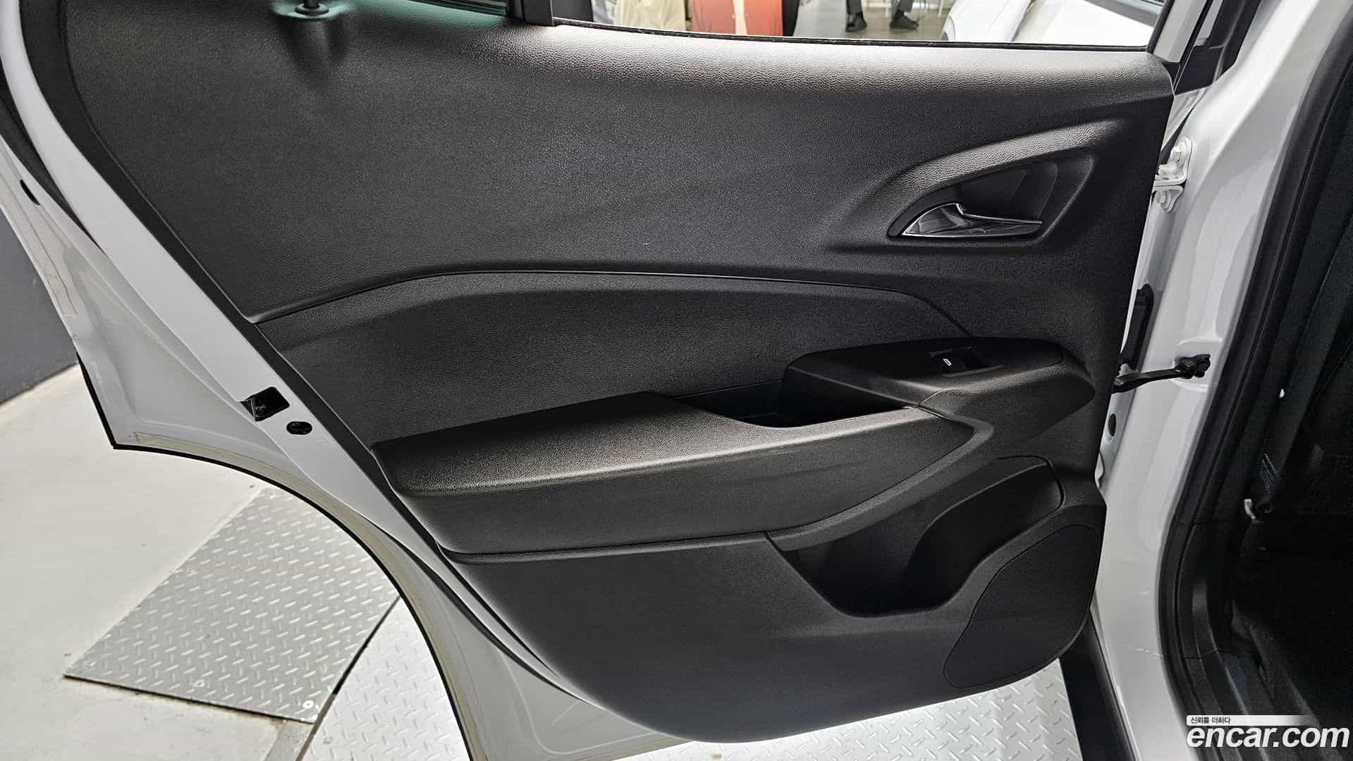 Trax Chevrolet 2023.9-INNER-035