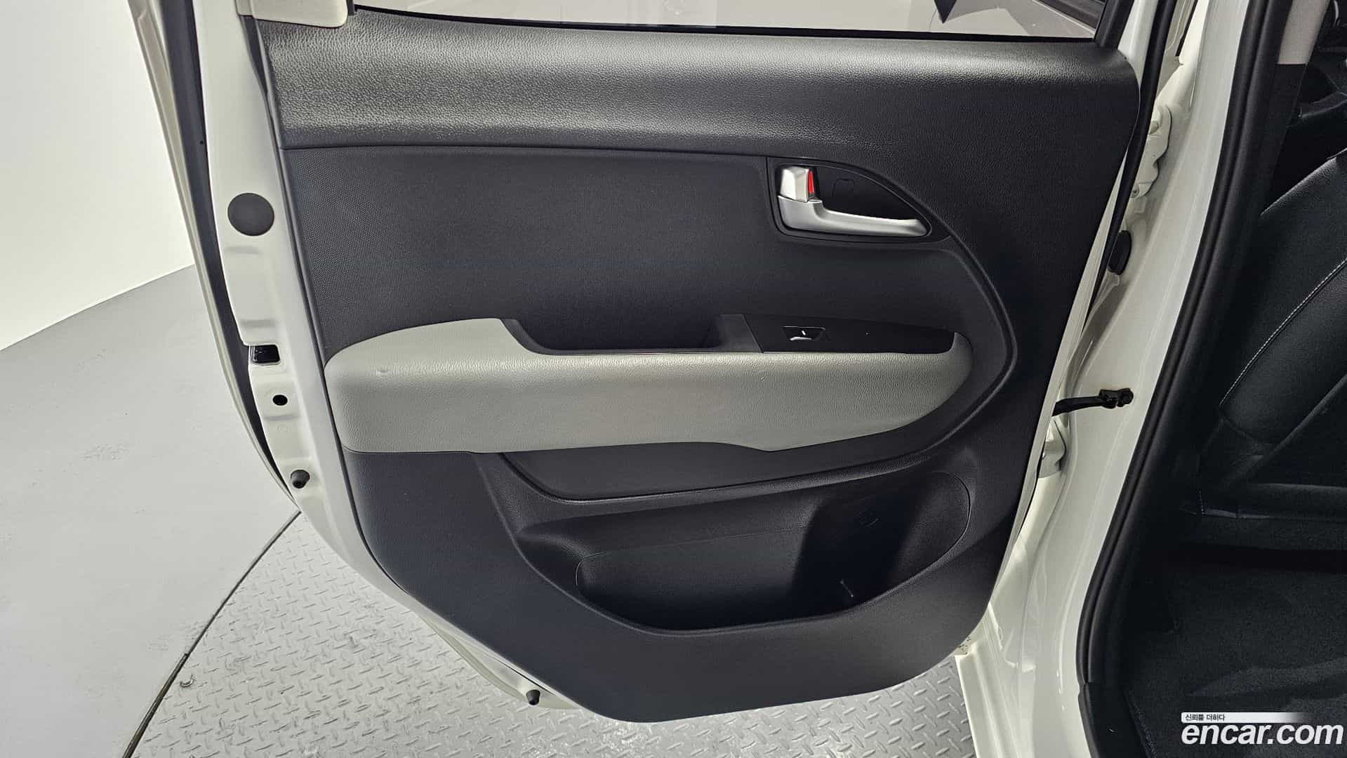 RAY Kia 2023.4-INNER-035