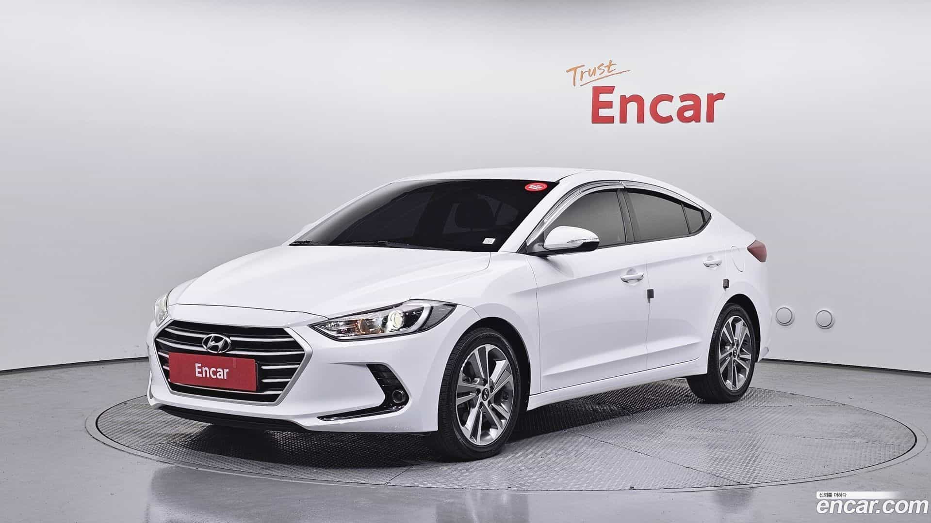 AVANTE Hyundai 2018.1-OUTER-001