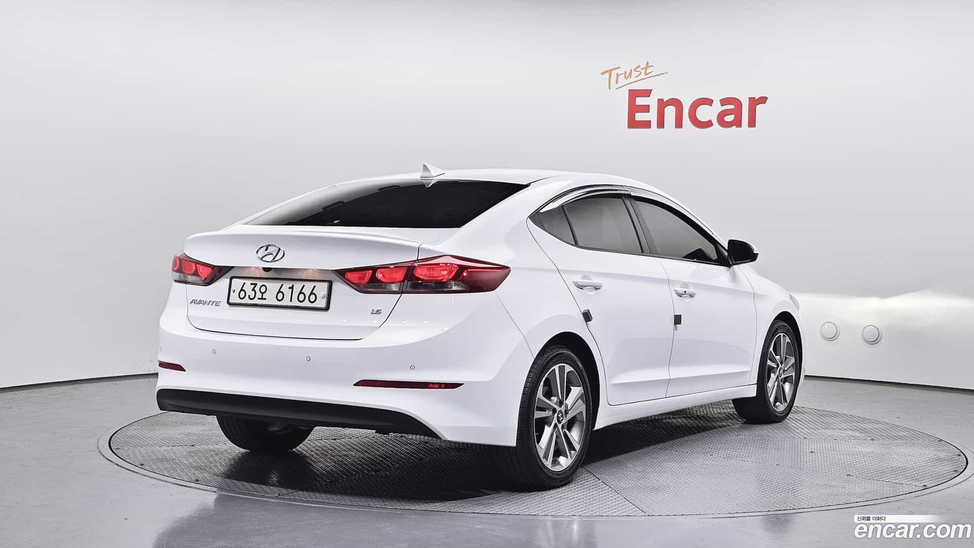 AVANTE Hyundai 2018.1-OUTER-002