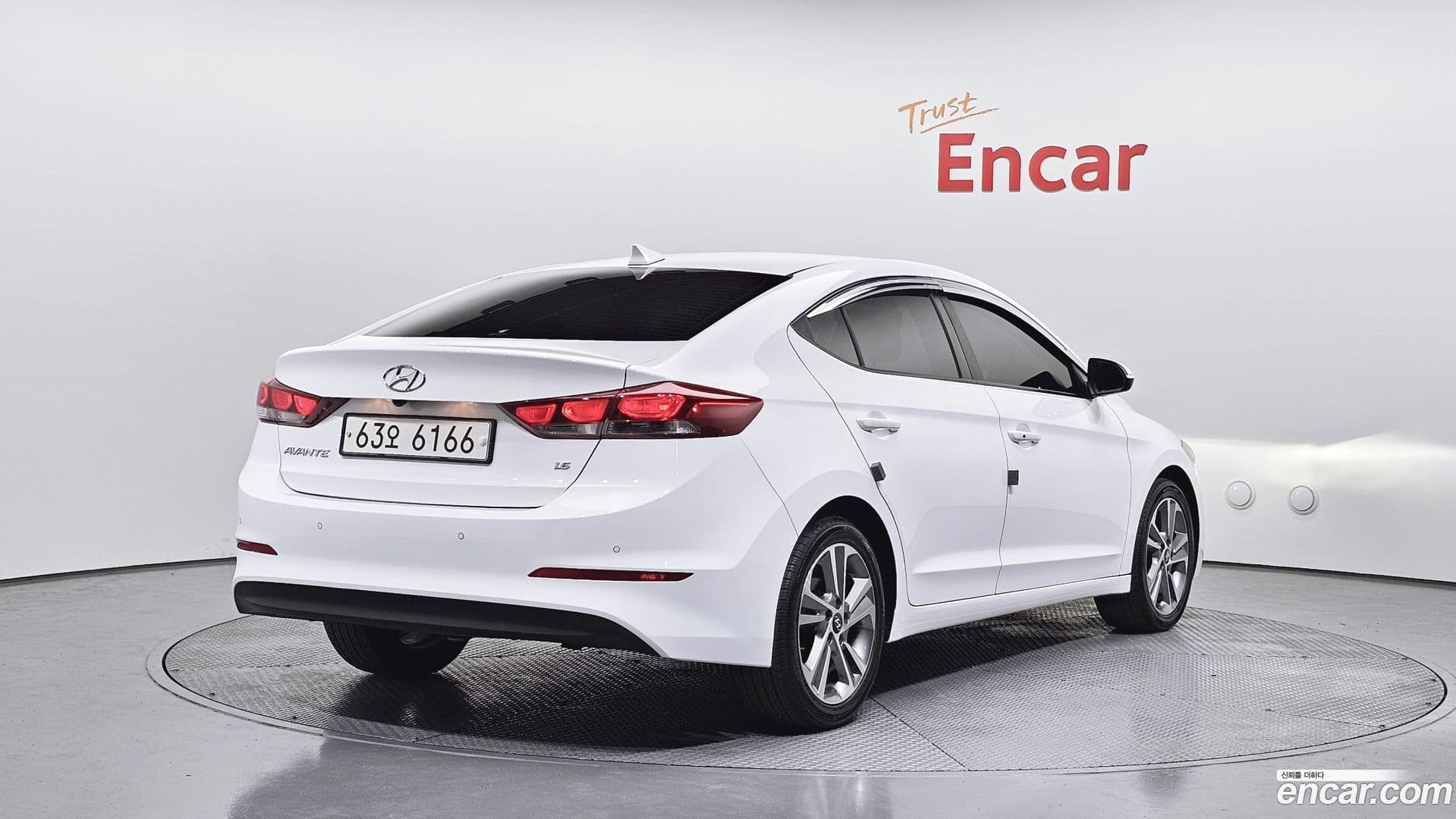 Main__Slider__Photo:AVANTE Hyundai 2018.1-1