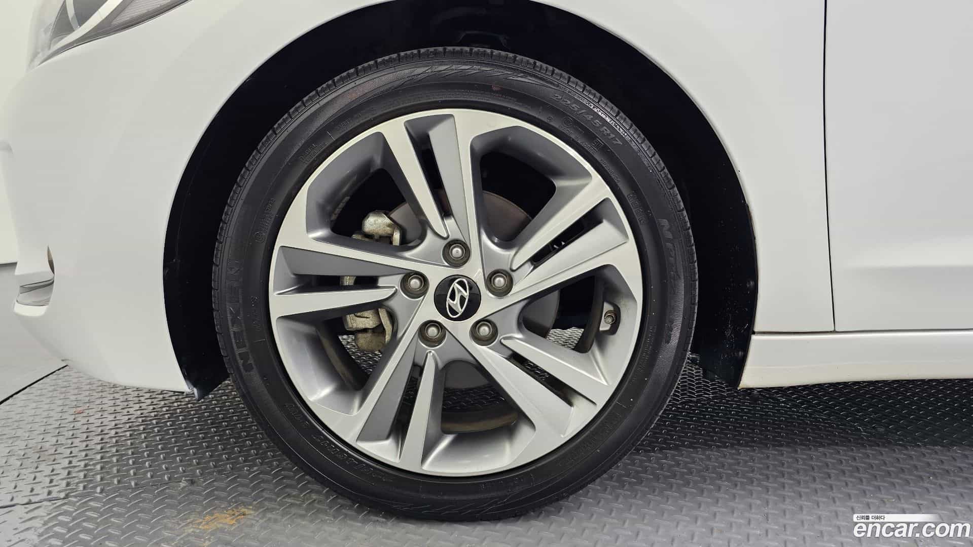 AVANTE Hyundai 2018.1-OUTER-005