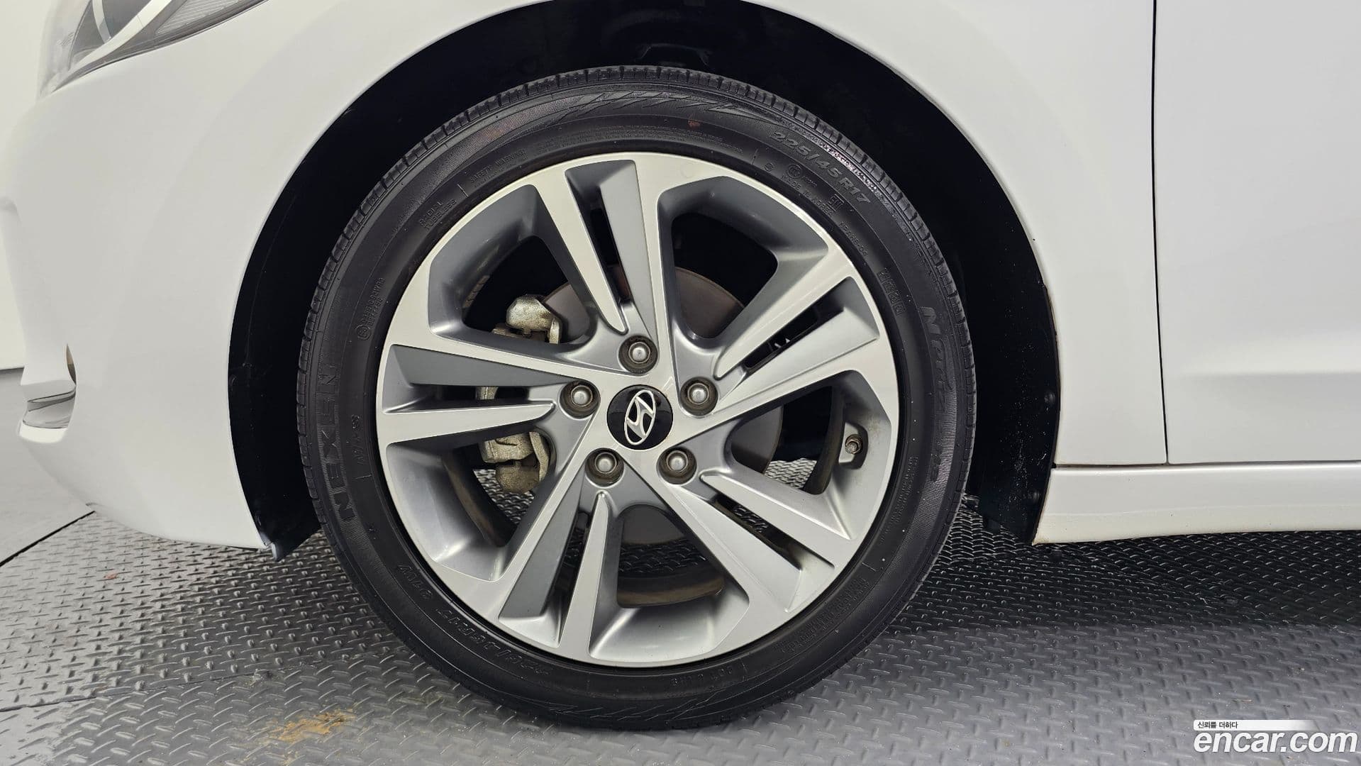 Main__Slider__Photo:AVANTE Hyundai 2018.1-4