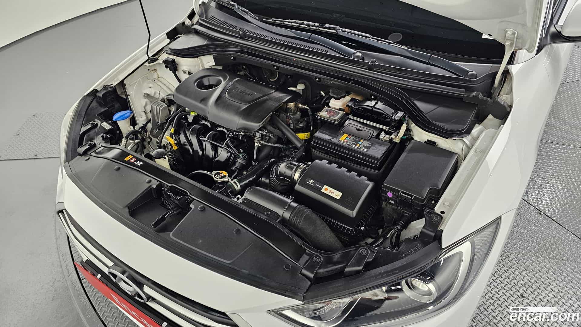 AVANTE Hyundai 2018.1-OUTER-006