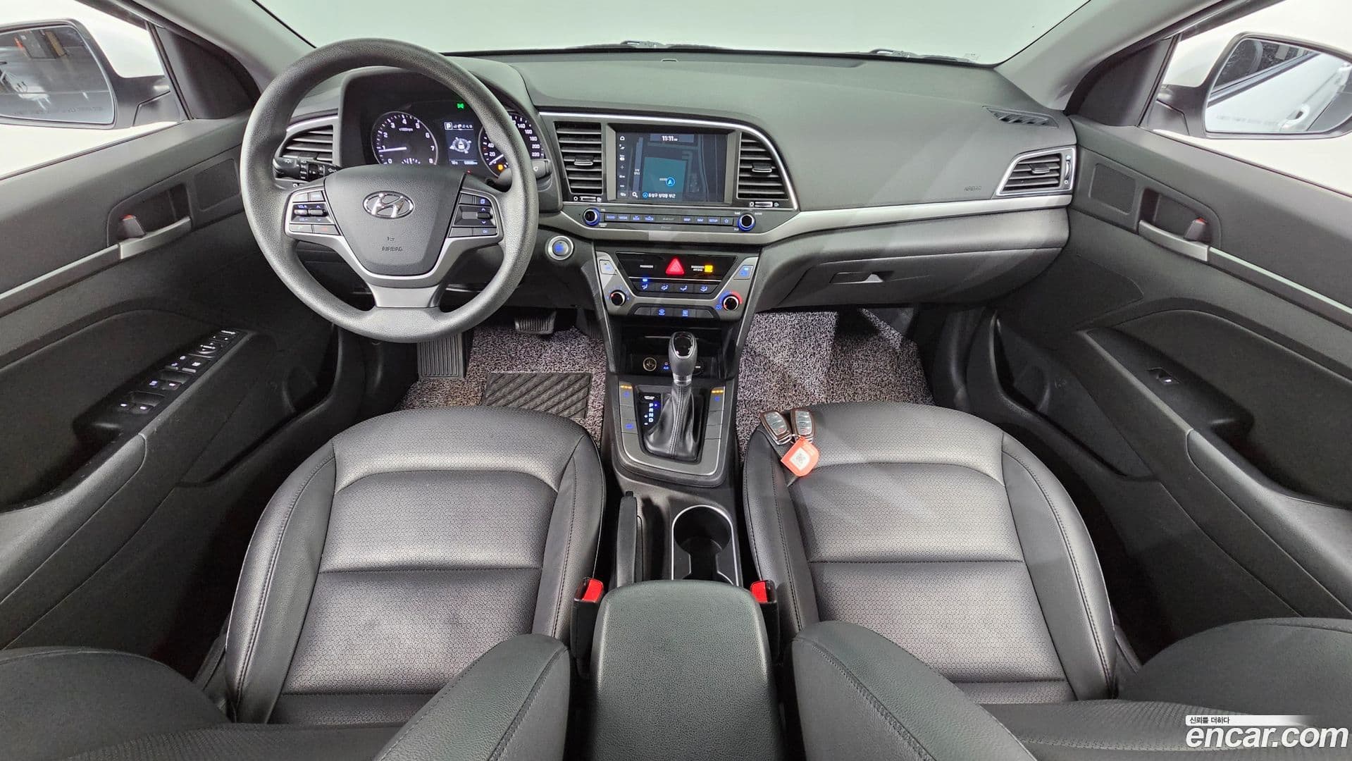 Main__Slider__Photo:AVANTE Hyundai 2018.1-6