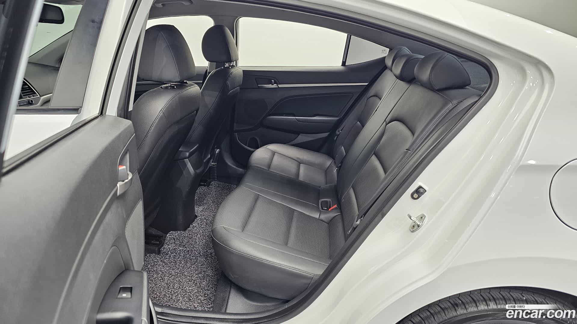 AVANTE Hyundai 2018.1-OPTION-015