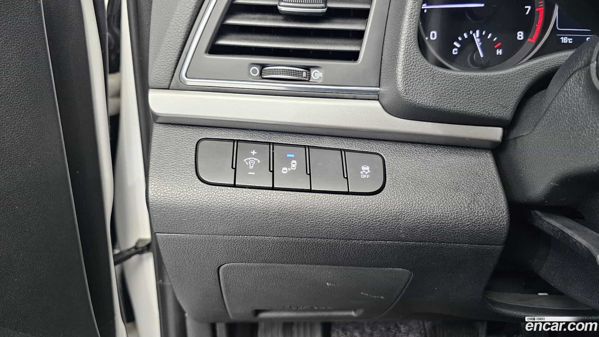 AVANTE Hyundai 2018.1-OPTION-021