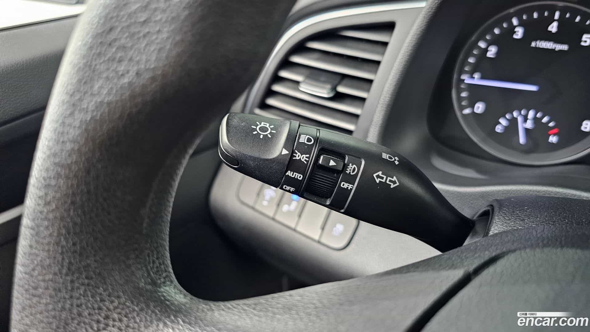 AVANTE Hyundai 2018.1-OPTION-022