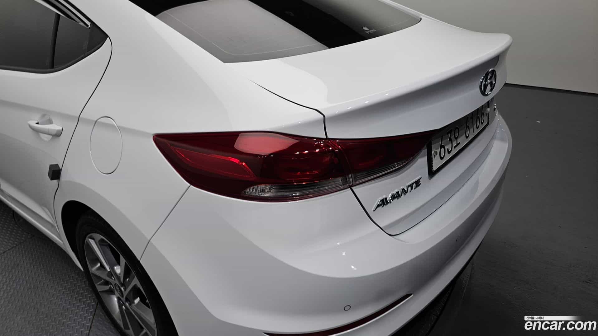 AVANTE Hyundai 2018.1-OUTER-033