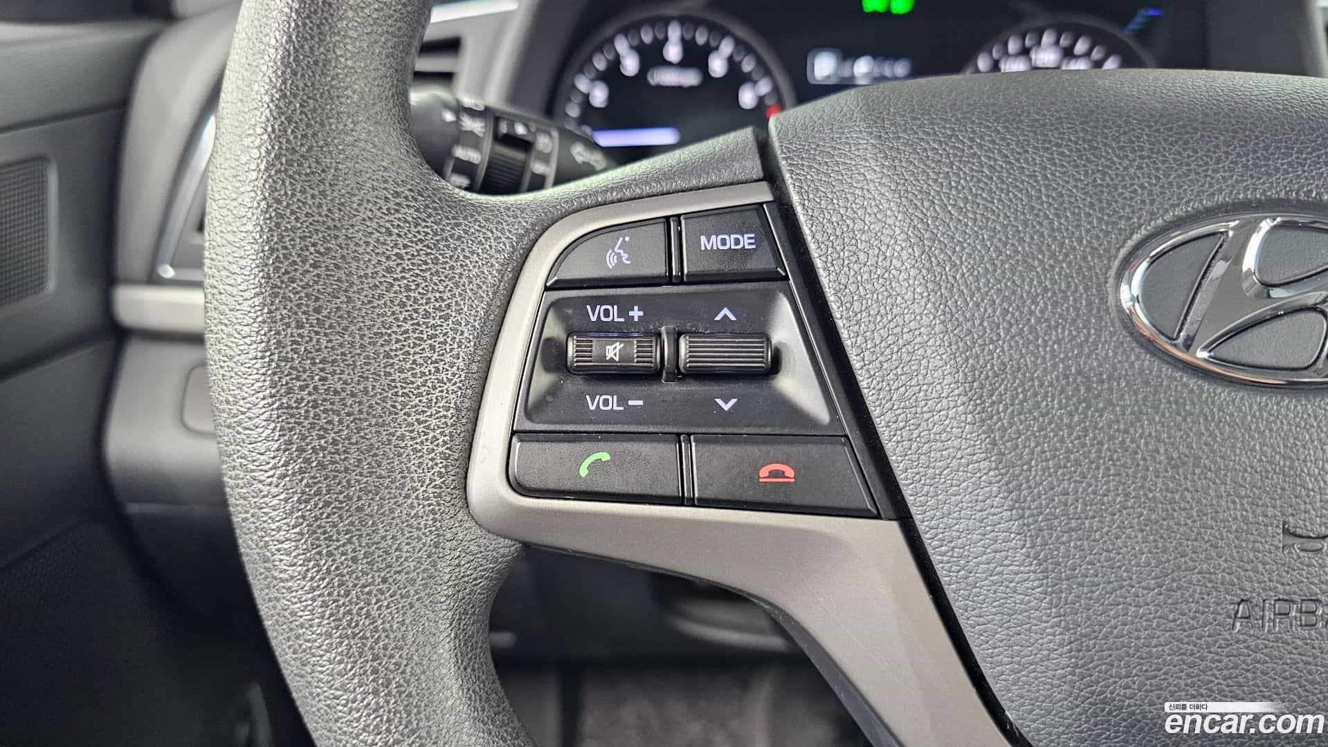 AVANTE Hyundai 2018.1-OPTION-041