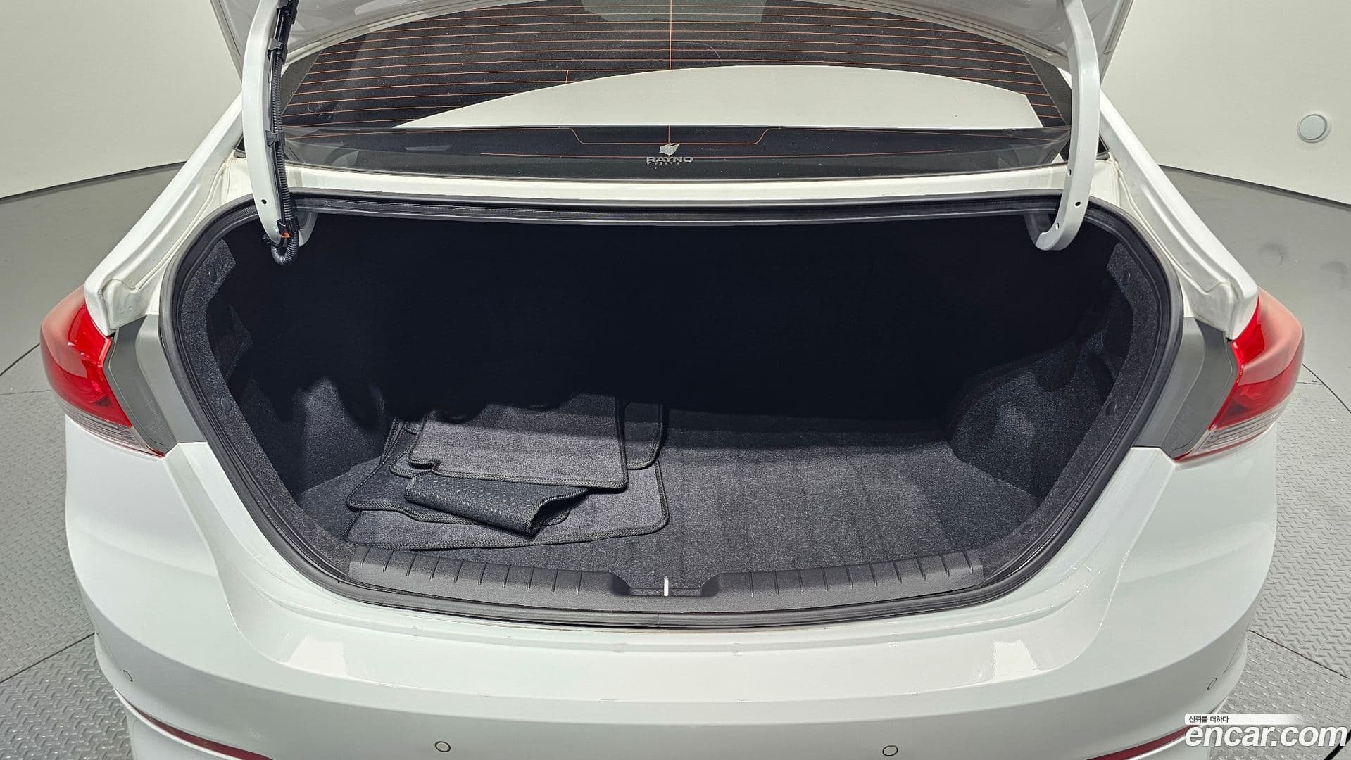 Main__Slider__Photo:AVANTE Hyundai 2018.1-29