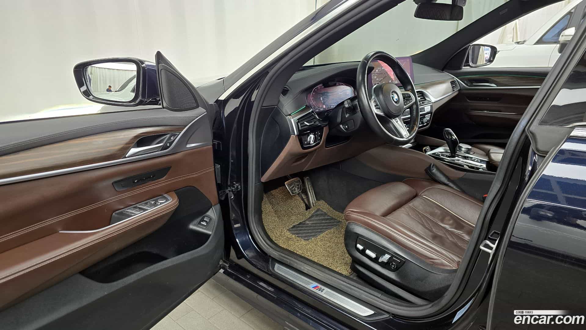 Gran Turismo BMW 2021.4-INNER-010