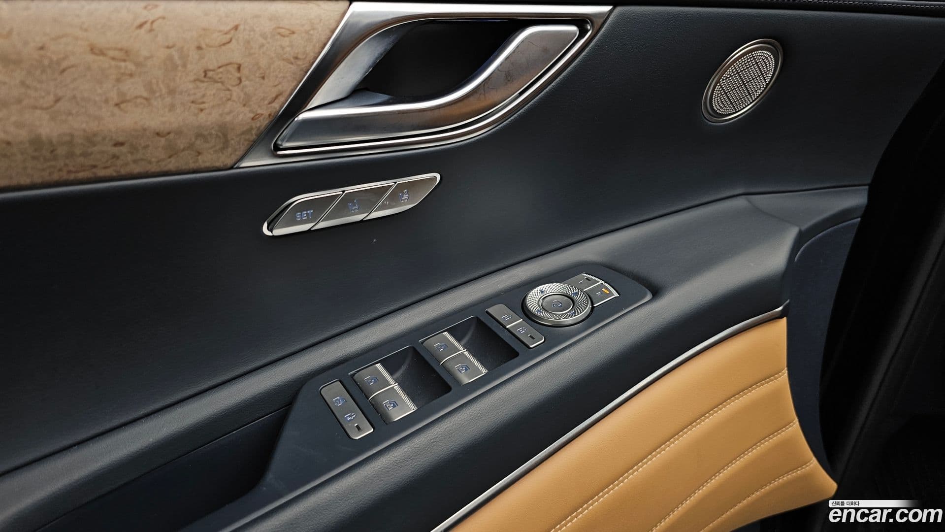 Main__Slider__Photo:GV80 Genesis 2022.1-16