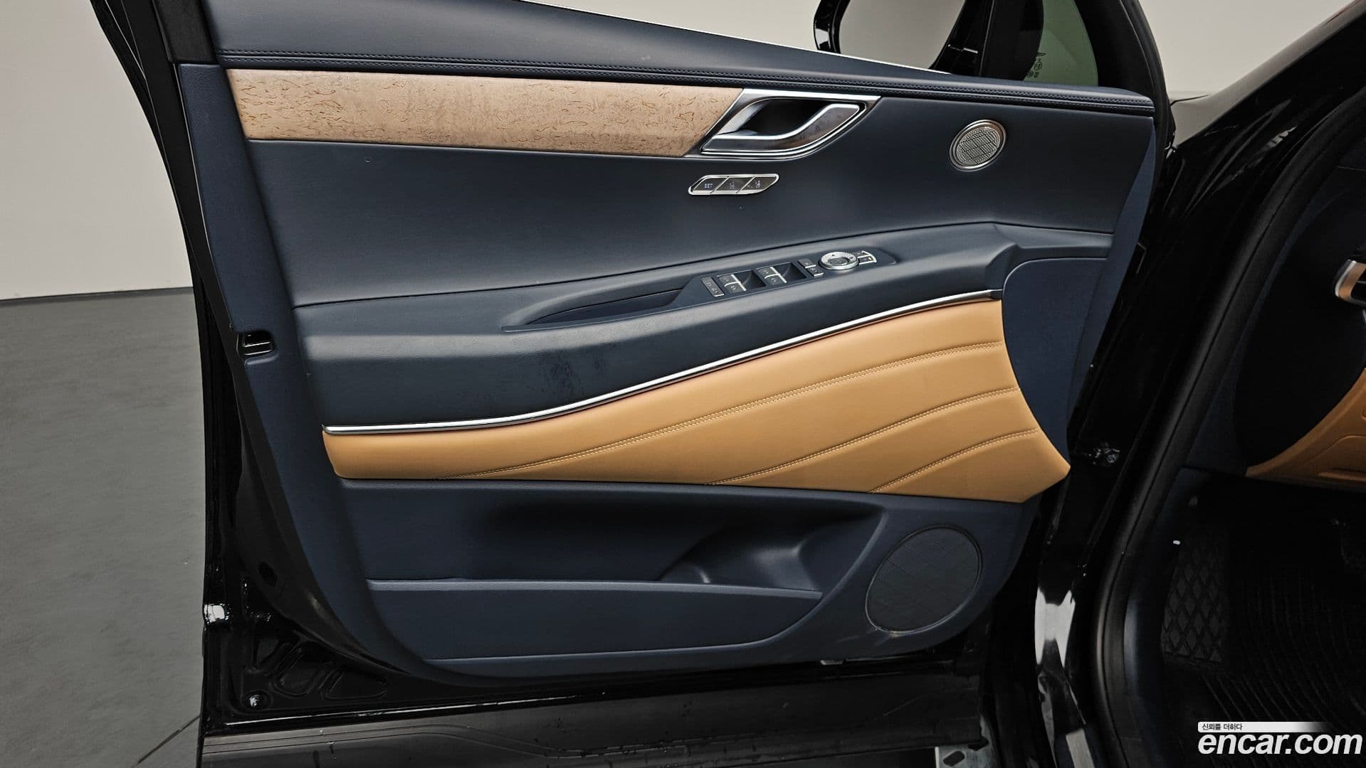 Main__Slider__Photo:GV80 Genesis 2022.1-23