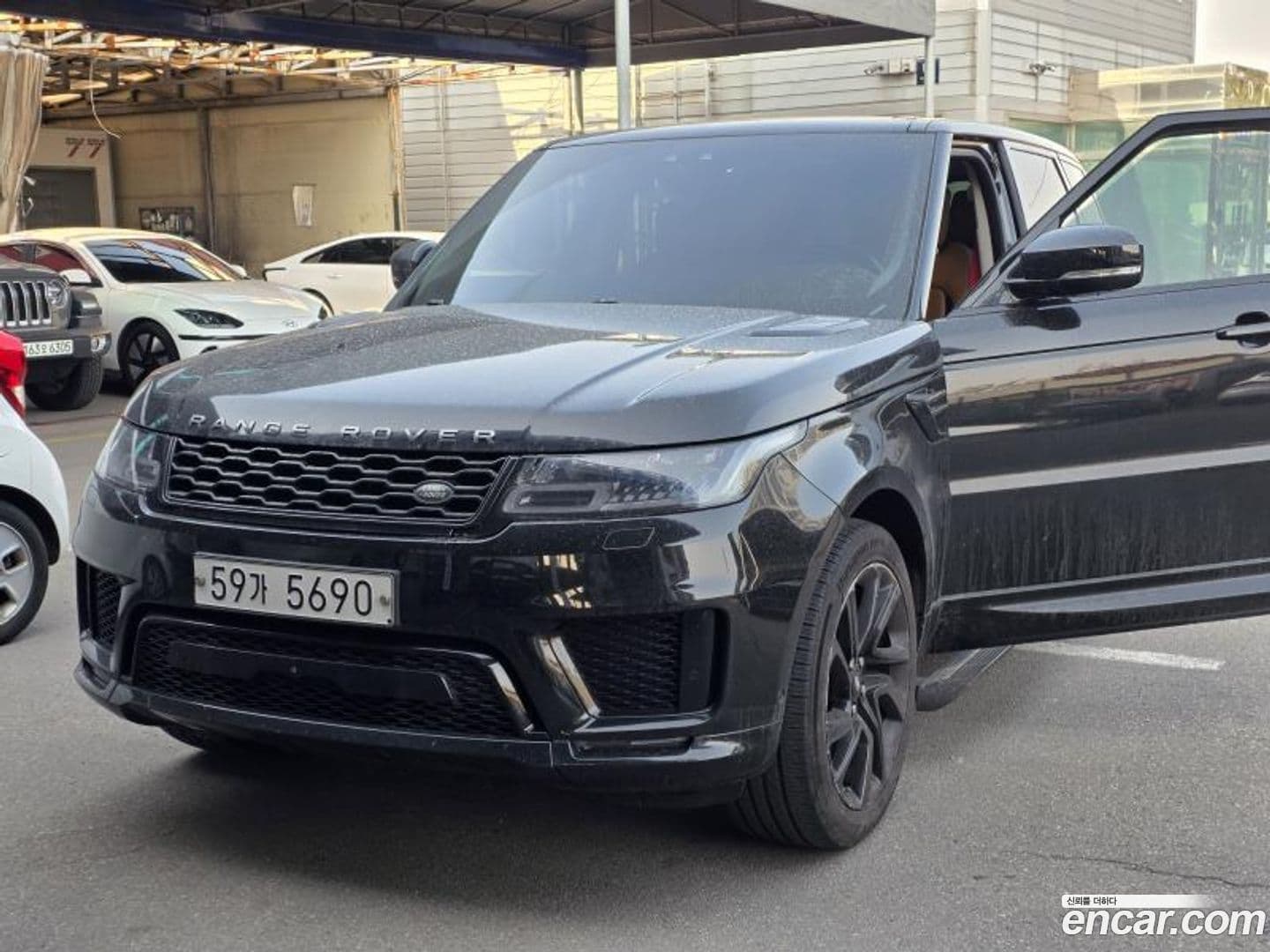 Main__Slider__Photo:Range Rover Sport Land Rover 2018.4-0