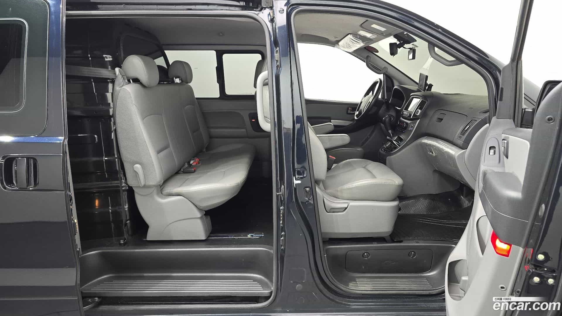 Starex Hyundai 2021.3-OPTION-015