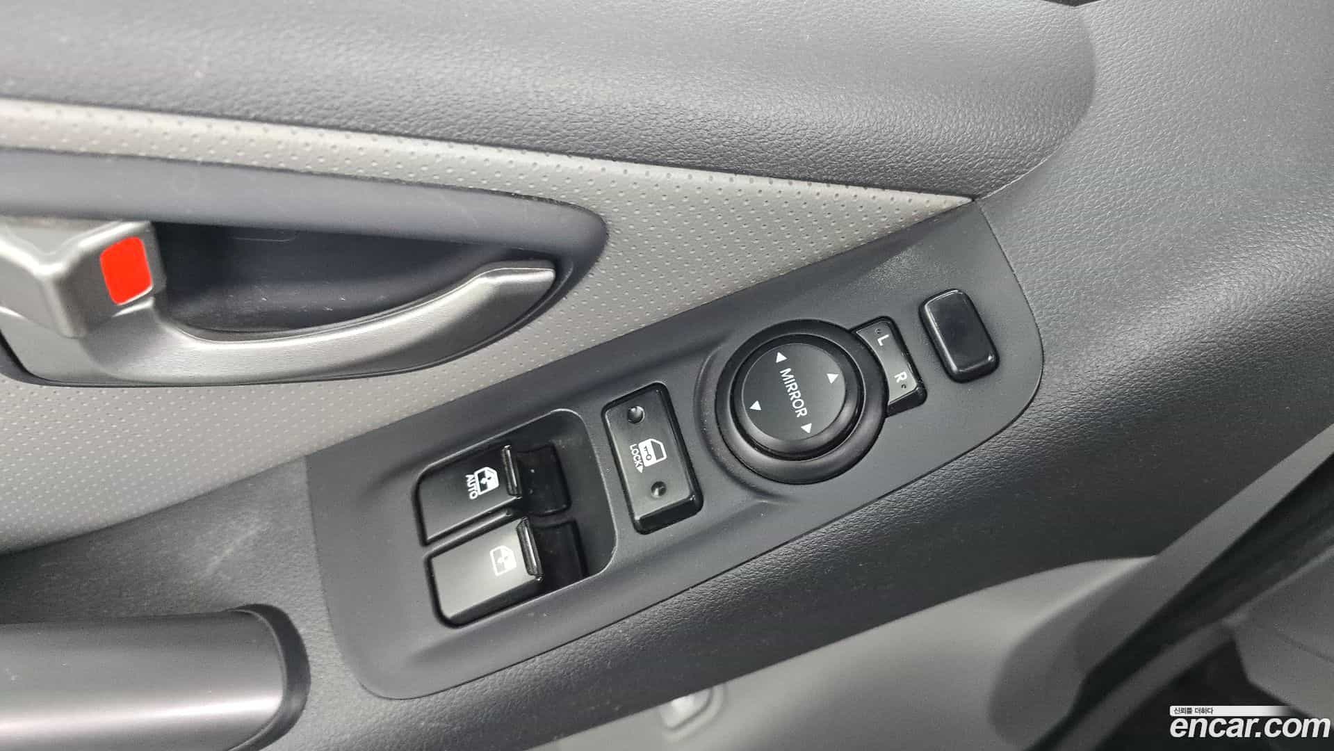Starex Hyundai 2021.3-OPTION-043