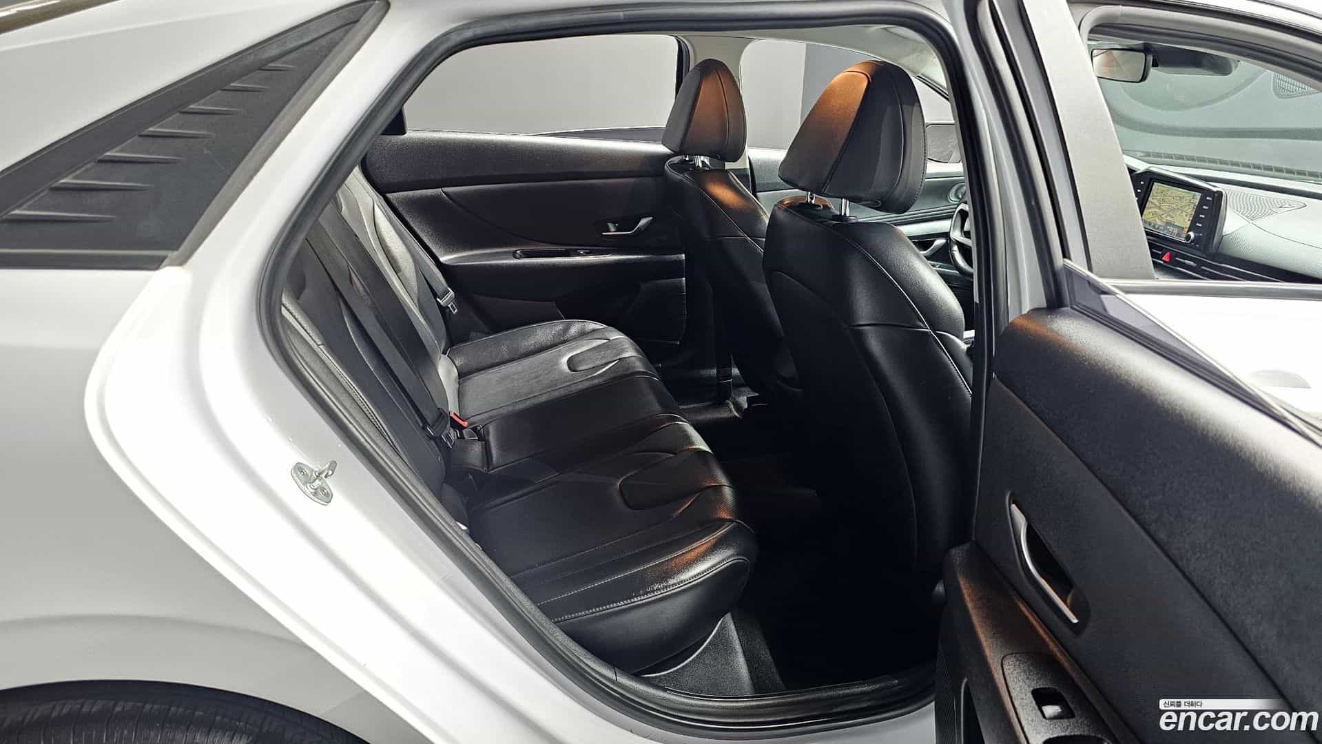 AVANTE Hyundai 2021.3-OPTION-016
