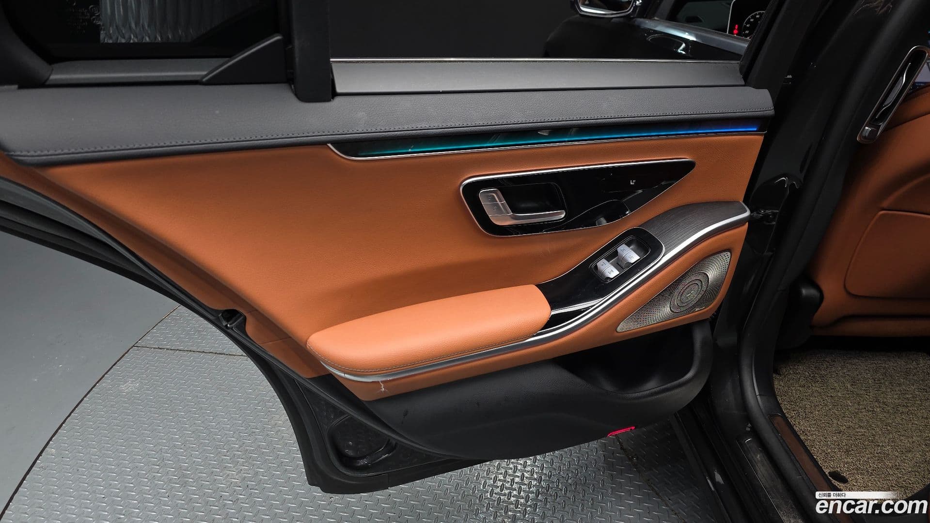 Main__Slider__Photo:S-Class Mercedes-Benz 2022.3-24