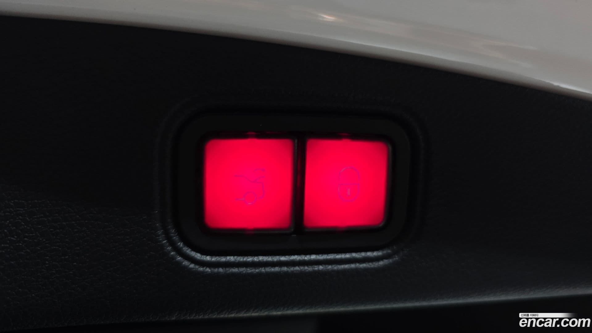 Main__Slider__Photo:E-Class Mercedes-Benz 2022.4-19
