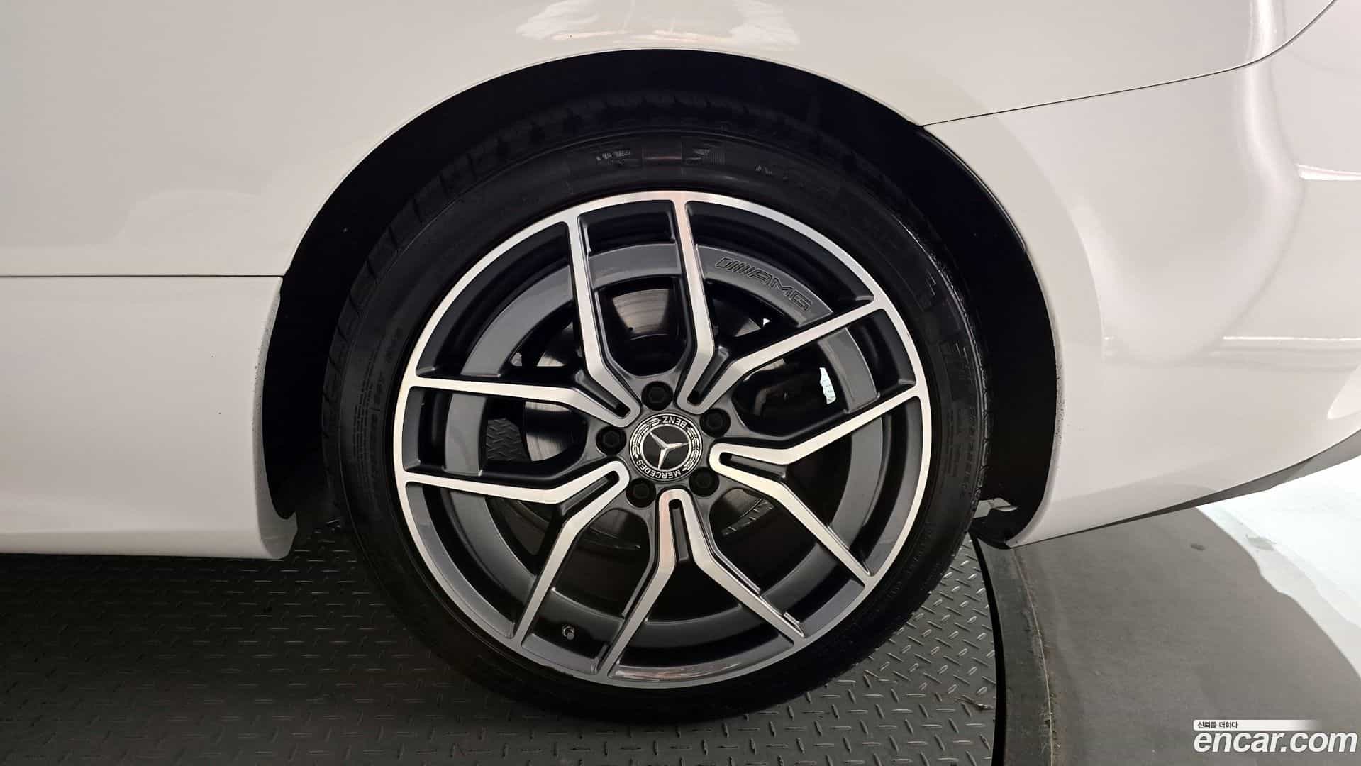 E-Class Mercedes-Benz 2022.4-OUTER-031