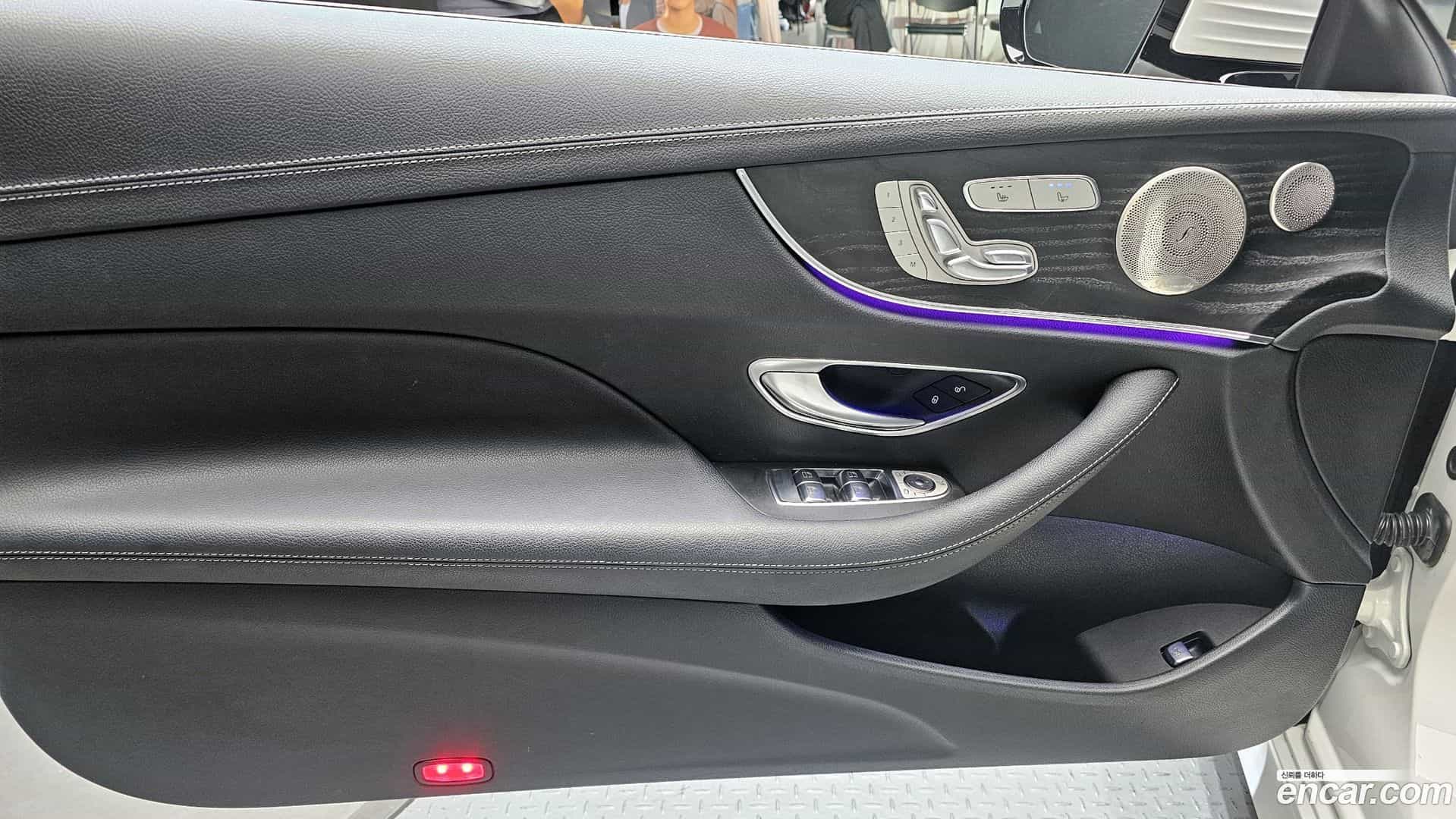 E-Class Mercedes-Benz 2022.4-INNER-034