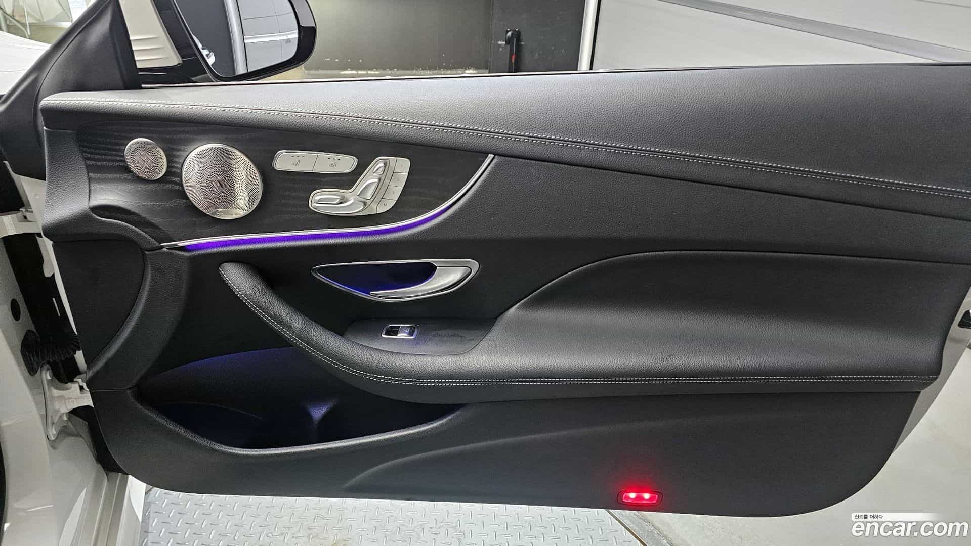 E-Class Mercedes-Benz 2022.4-INNER-035