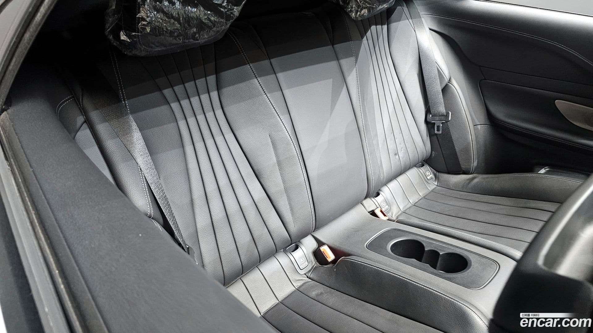 Main__Slider__Photo:E-Class Mercedes-Benz 2022.4-25