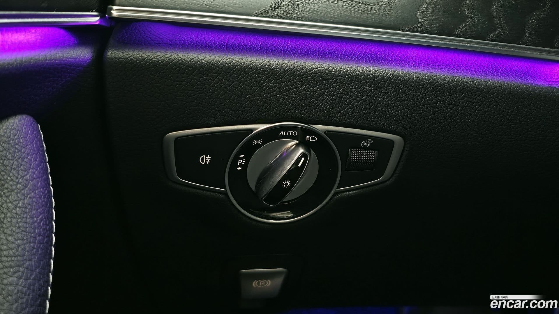 Main__Slider__Photo:E-Class Mercedes-Benz 2022.4-29