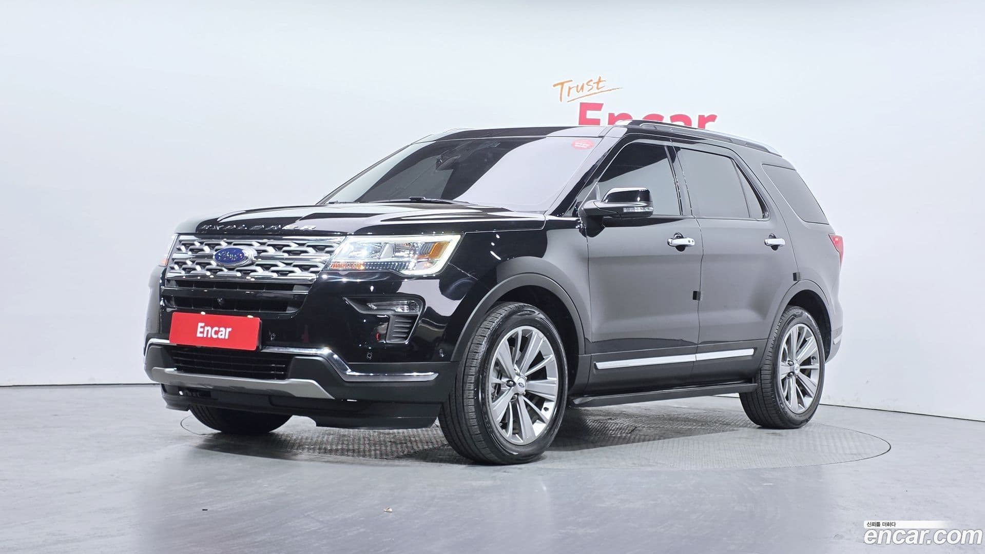 Main__Slider__Photo:Explorer Ford 2019.2-0