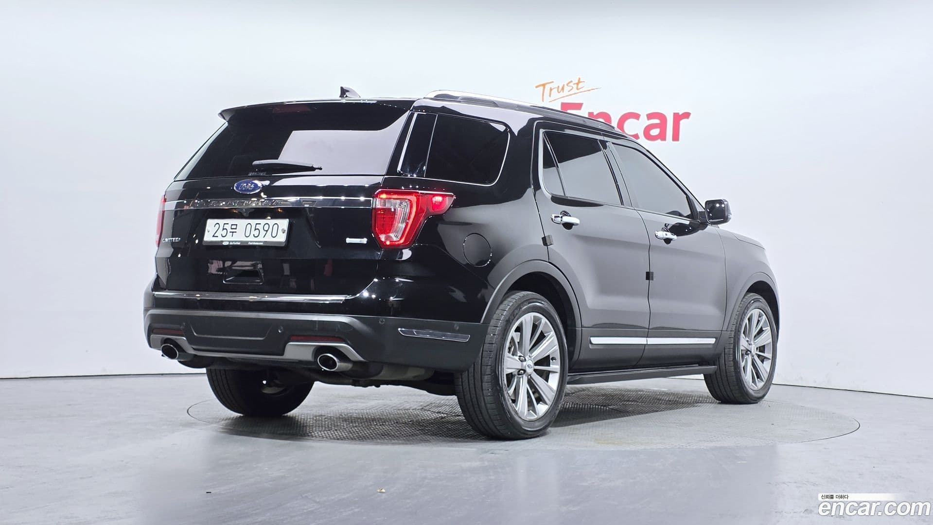 Main__Slider__Photo:Explorer Ford 2019.2-1