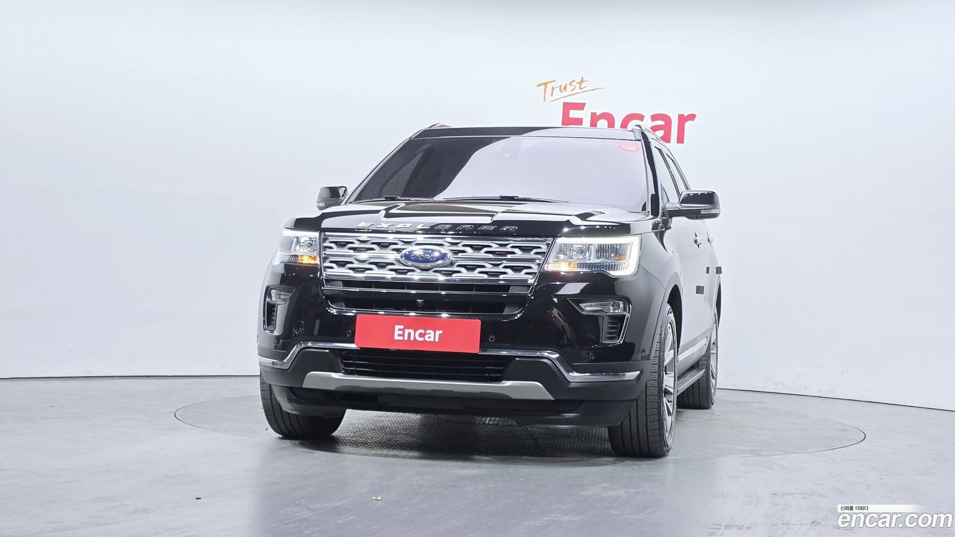 Main__Slider__Photo:Explorer Ford 2019.2-2