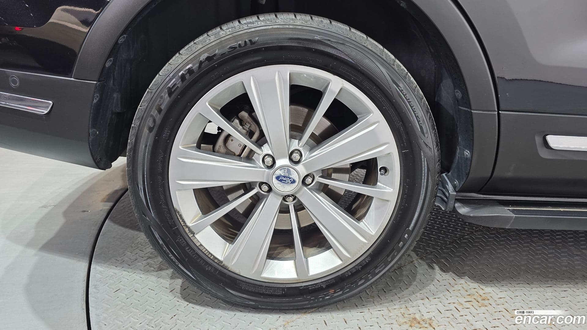 Main__Slider__Photo:Explorer Ford 2019.2-4