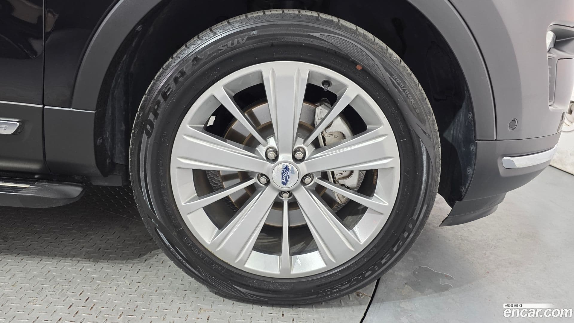 Main__Slider__Photo:Explorer Ford 2019.2-20