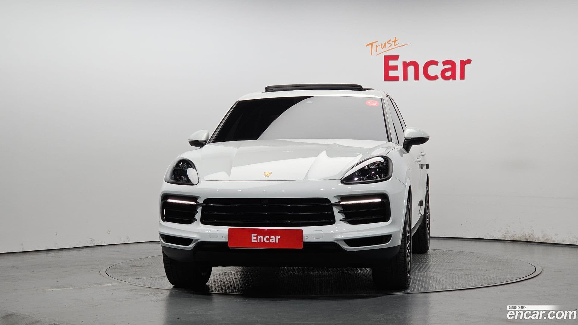 Main__Slider__Photo:Cayenne Porsche 2020.3-2