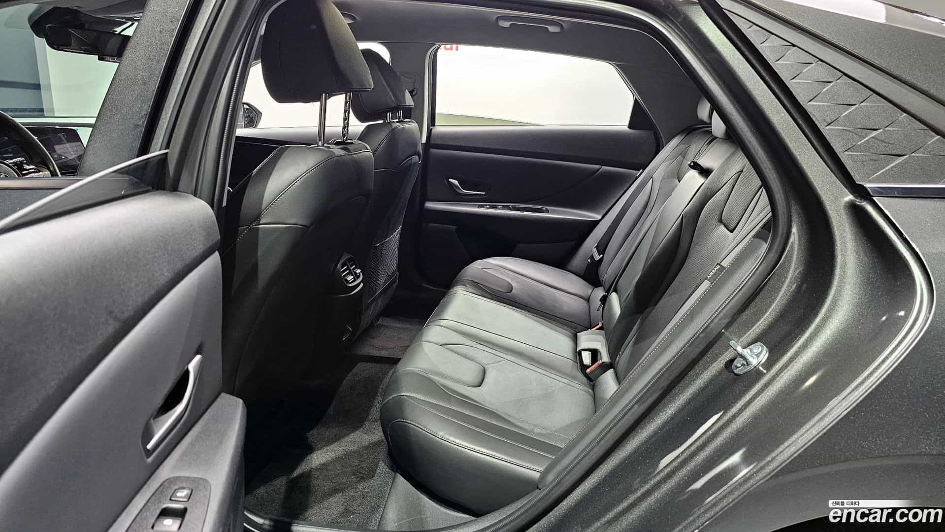 AVANTE Hyundai 2023.9-OPTION-015