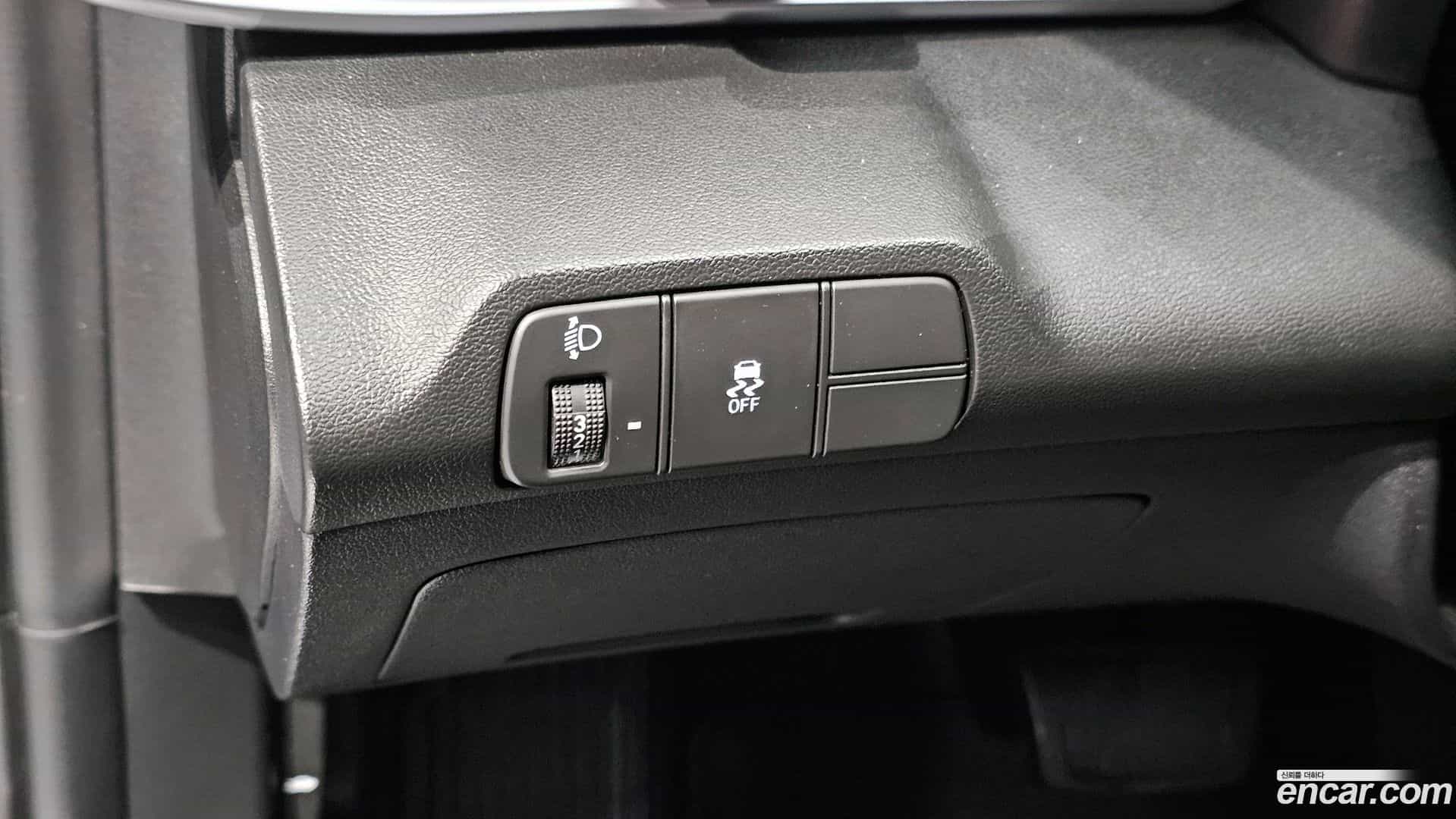 AVANTE Hyundai 2023.9-OPTION-016