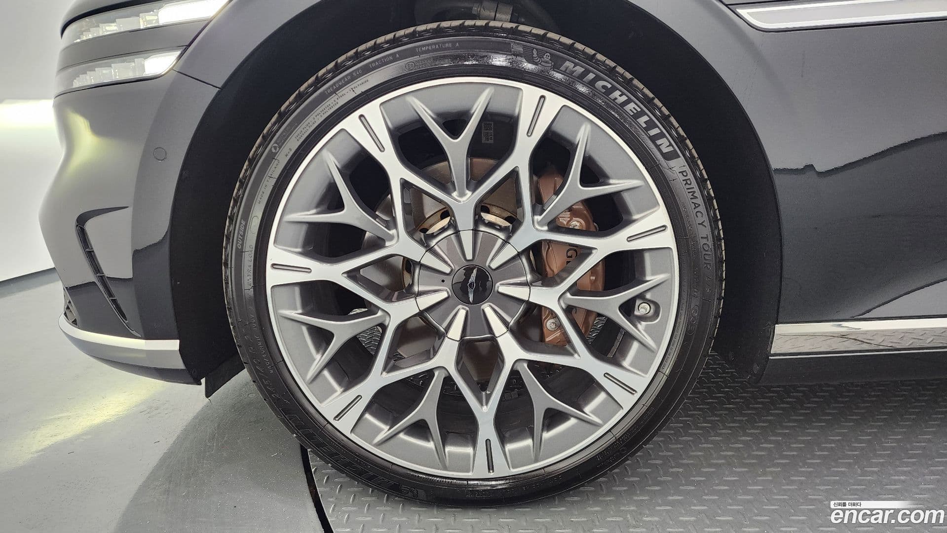 Main__Slider__Photo:G90 Genesis 2023.6-4