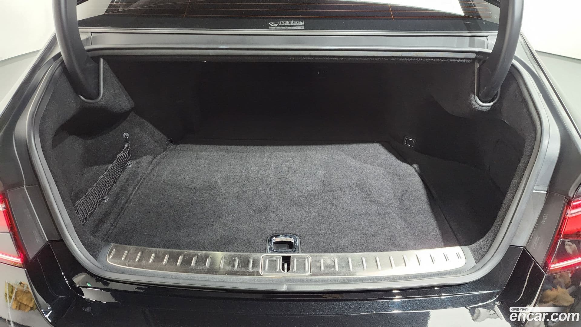 Main__Slider__Photo:G90 Genesis 2023.6-19