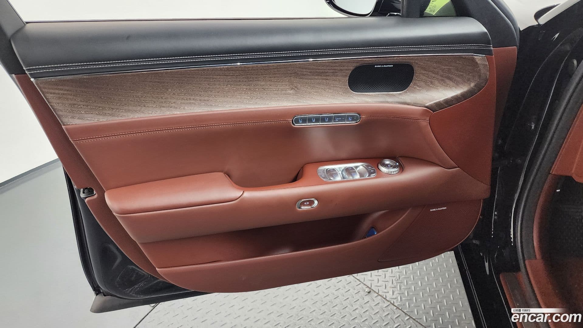 Main__Slider__Photo:G90 Genesis 2023.6-23